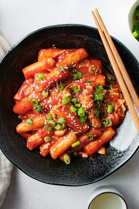 Spicy Tteokbokki, Tteokbokki Recipe, Spicy Rice, K Food, Korean Street Food, Rice Cakes, Food Obsession, Cafe Food, Korean Food