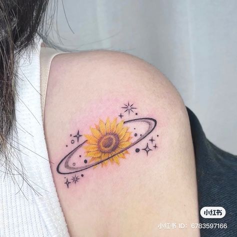 Sunflower Planet Tattoo, Sunflower Galaxy Tattoo, Sunflower Tattoo On Shoulder, Girasoles Tattoo, North Star Tattoos, Professional Tattoo Kits, Gothic Tattoos, Saturn Tattoo, Sunflower Tattoo Shoulder