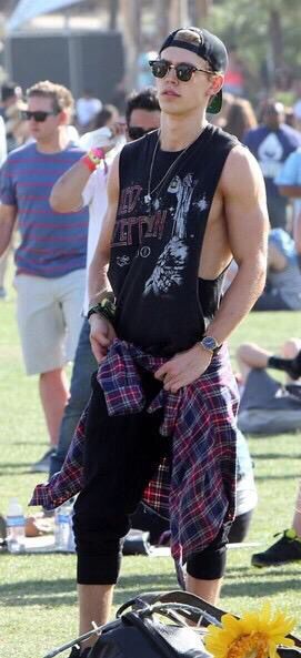 austin butler Festival Style Men, Coachella Mens Fashion, Coachella Outfit Men, Mens Festival Fashion, Music Festival Style, Coachella Fits, Rave Outfits Men, Festival Outfits Men, Fest Outfits