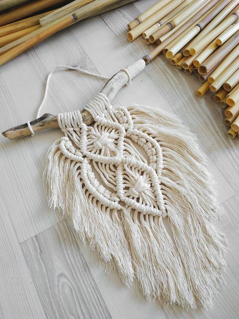 فن النسيج, Macrame Knots Tutorial, Macrame Knots Pattern, Small Macrame, Macrame Wall Hanging Diy, Macrame Wall Hanging Patterns, Mini Macrame, Stil Boho, Macrame Patterns Tutorials