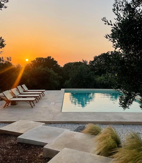 Villa Itria az Instagramon: „Warm summer nights - Villa Itria, Puglia” Tuscany House, Vegas Pools, Italy Villa, Dream Vacations Destinations, Mediterranean Garden, Mediterranean Homes, Holiday Villa, Villa Design, Pool Area