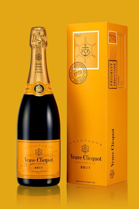 Wine Bottle Lables, Spirit Packaging, Liquor Packaging, Wine Bottle Label Design, Veuve Cliquot, Champagne Box, Champagne Brands, Vodka Wine, Veuve Clicquot Champagne