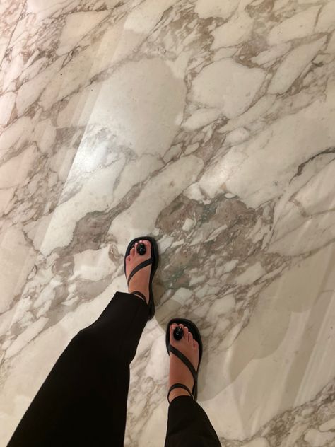 Chic sandals
Black sandals
Gia Borghini 
Rosie Huntington-Whiteley
Black outfit
Chic black style Rosie Hw, Gia Borghini, Summer 2022, Black Sandals, Sandals, Black