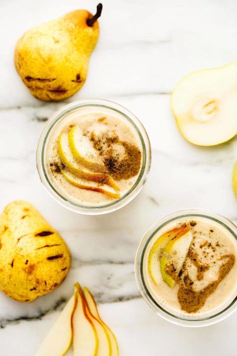 Cardamom Pear Smoothie Holiday Smoothie Recipes, Pear Smoothie Recipes, Holiday Smoothies, Fall Smoothies, Smoothie Fruit, Pumpkin Pie Smoothie, Pumpkin Smoothie, Vegan Pumpkin Pie, Oat Smoothie