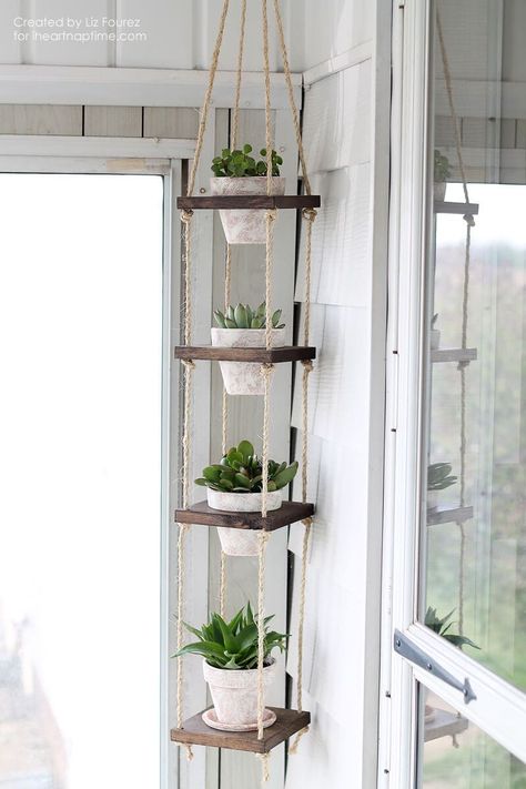 Plant Hanging, Hanging Ideas, Hanging Plants Indoor, Diy Plant Hanger, Corner Decor, Mediterranean Decor, Diy Hanging, Hanging Planter, Diy Plants