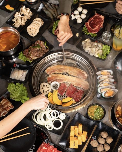 National all-you-can-eat Korean BBQ & hot pot chain opens second Columbus location Hotpot Restaurant, Table Top Grill, Hot Pot Recipe, Sub Sandwiches, Bagel Shop, Restaurant Week, Bulgogi, Fish Cake, Korean Bbq