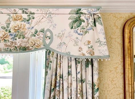 The Lord of Decor on Instagram: “Details... @milesredd #wallpaperwednesday” Curtain Detail, Drapery Treatments, Linwood Fabrics, Interior Window Shutters, Window Valances, Custom Valances, Drapery Designs, Window Casing, Kitchen Window Treatments