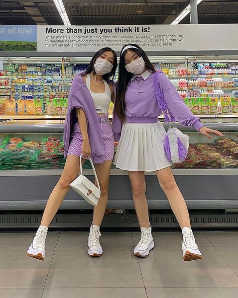 5,663 Me gusta, 68 comentarios - Aesthetic ✨ (@pastelrack) en Instagram: "Tag your bff 💜✨#pastelrack" Bff Matching Outfits, Bestie Outfits, Bff Matching, Matching Outfits Best Friend, Best Friend Outfits, Bff Outfits, Bag Essentials, Korean Girl Fashion, Fashion Icons