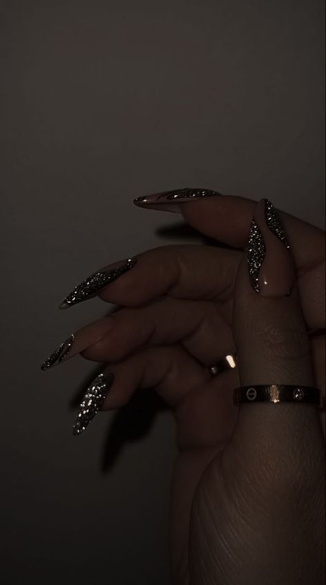 Black Trending Nails, Sparkly Aesthetic Nails, Simple Edgy Nails Acrylic Grunge, Fancy Almond Nails Black, Black Prom Nails Acrylic Almond, Minimal Bling Nails, Sparkle Aesthetic Nails, Black Nail Inspo Acrylic Almond, Black Gliterry Acrylic Nails