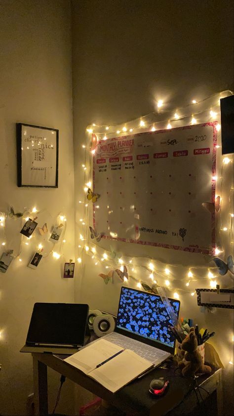 Aesthetic Study Collage, Studytable Aesthetic, Study Corner Aesthetic, Study Collage, Corner Aesthetic, Room Lights Decor, Study Corner, Aesthetic Study, Study Room Decor