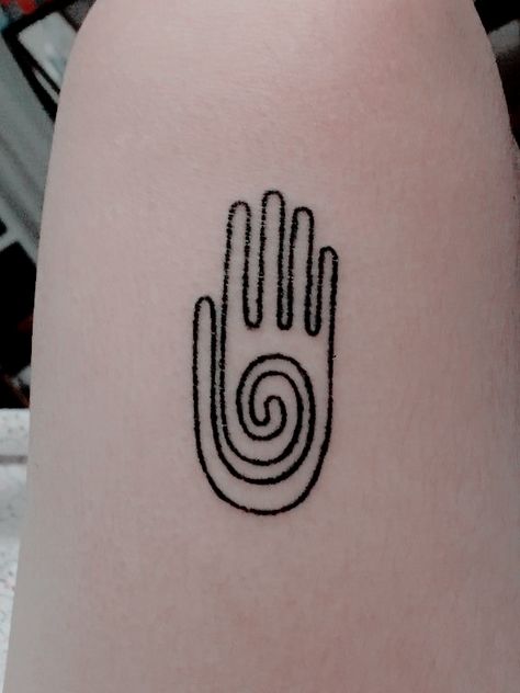 Hopi Hand Meaning, Hippy Tattoo Men, Grounding Tattoo Symbols, Small Design Tattoo, Healing Hand Tattoo, Healing Hands Tattoo, Dainty Tats, Spiral Tattoos, Hippie Tattoo