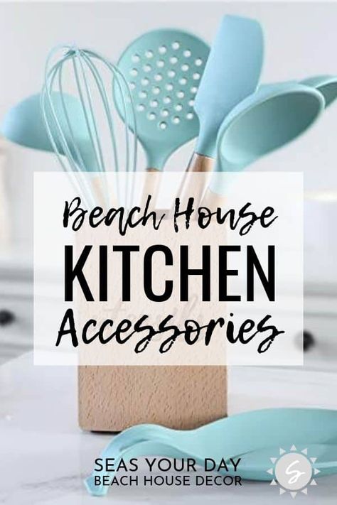 Beach House Kitchen, Beautiful Beach Houses, Coastal Kitchen Decor, Beach Kitchens, Beach House Kitchens, Tropical Home Decor, Beachy Decor, Beach House Style, Beach Cottage Decor