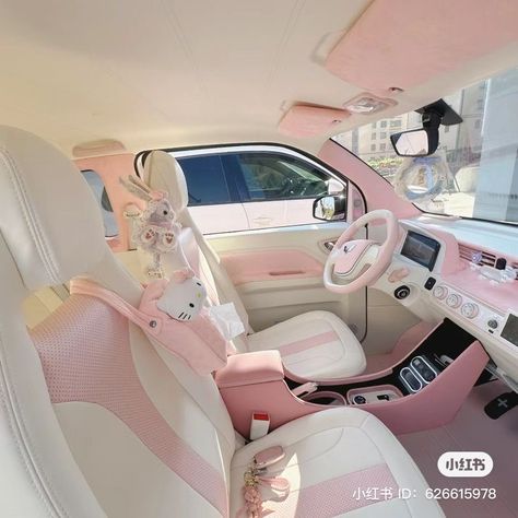 Pink Car Accessories, Hello Kitty Car, مرسيدس بنز, Girly Car Accessories, Car Deco, Hello Kitty Rooms, Cool Car Accessories, Maserati Granturismo, Girly Car