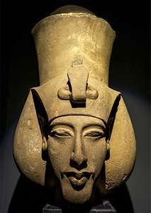 Akhenaten Ancient Egyptian Women, Egypt Museum, Amenhotep Iii, Egypt Art, Tutankhamun, Egyptian History, Atonement, African History, Egyptian Gods