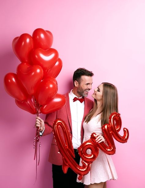 Valentines Photography Couples, Valentine Day Decorations, Aesthetic Valentines Day, Valentines Day Home Decor, Fashion History Books, Valentines Day Crafts, Valentines Day Decoration, Aesthetic Valentines, Valentine Mini Session