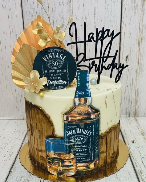 Cake Designs 50th Birthday Man, 53rd Birthday Cake For Men, Whisky Cakes For Men, Whiskey Bottle Cake Birthday, 48 Birthday Cake Men, Theme Cake For Men Birthday, Customized Cake For Men, Whisky Bottle Cake, 40tg Birthday Cake For Men