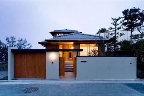 Japanese House Exterior, Modern Japanese Homes, Japan House Design, Japanese Modern House, Modern Japanese House, Japanese House Design, Home Designs Exterior, Asian House, Japanese Home Design