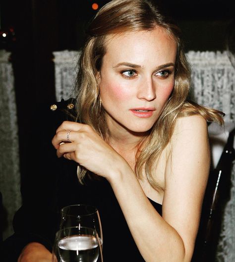 Diane Kruger, Face Claims, Snow White, Cool Style, Hair Makeup, Blonde, Makeup, Hair, White