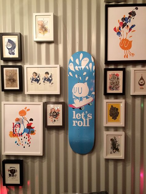 Skateboard Gallery Wall, Skateboard Deck On Wall, Skateboard Display Ideas, Skate Shop Design, Skateboard Hanger, Skateboard Display, Skateboard Decor, Skateboard Art Design, Skateboard Wall Art