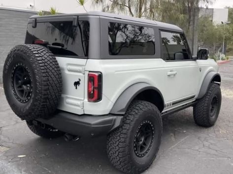 Ford Bronco Two Door, Two Door Bronco, Ford Bronco Concept, White Bronco, Bronco Concept, Ford Bronco 4 Door, 2021 Bronco, Bronco Car, Bronco Truck