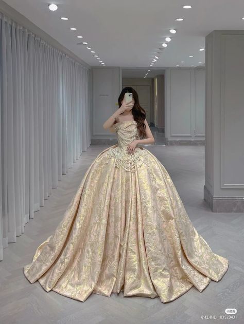 Big Ball Gowns, Victorian Era Dresses, Bridal Party Gowns, Ethereal Dress, Big Dresses, Gowns Dresses Elegant, Fancy Wedding Dresses, Pretty Prom Dresses, Princess Outfits