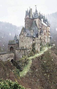 Eitz Castle, Germany (260 pieces) Eltz Castle, Mid Evil, Castle Germany, Scandinavian Art Print, Germany Photography, Modern Postcard, Germany Castles, Epic Photos, A Castle