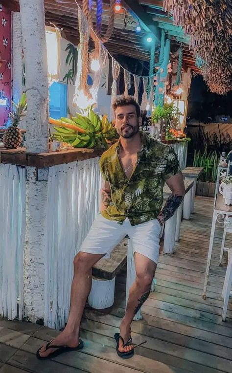 Men's beachwear 24 ideas: Summer vibes and fashionable waves - Fall Update 2024 Hawaii Male Outfits, Florida Fashion Men, Bali Summer Outfits, Beach Night Outfit, Mens Vacation Outfits, Men Vacation, Bali Outfit, Andaman Nicobar, Vacation Outfits Men