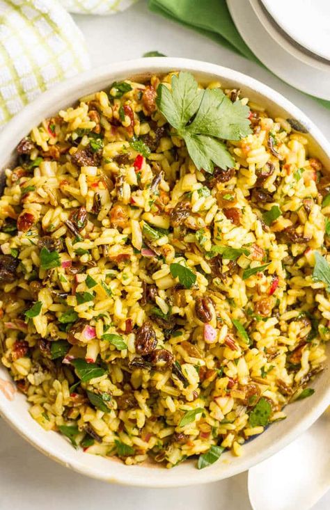 White Turkey Chili Recipe, Curried Rice Salad, Salad With Raisins, Curry Rice Recipes, Curried Rice, Rice Salads, Rice Sides, Bean Salads, Rice Meals