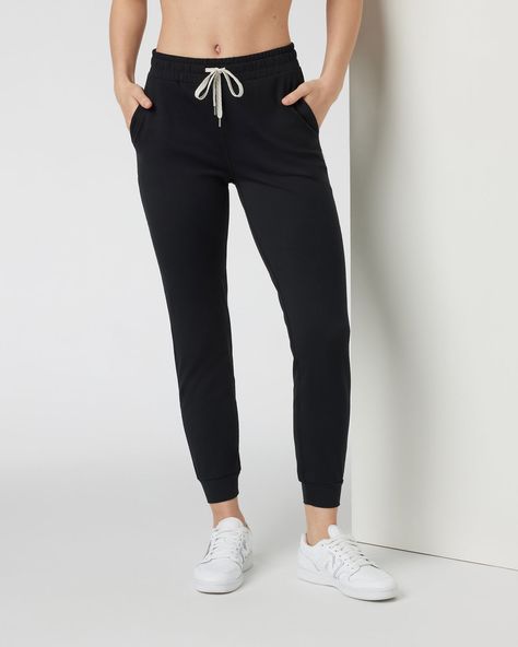 Sedona Jogger | Women's Salt Sweatpants | Vuori Coastal California, California Lifestyle, Strappy Sports Bras, Fashion Deals, Joggers Womens, Athletic Outfits, Performance Outfit, Long Black, S Models