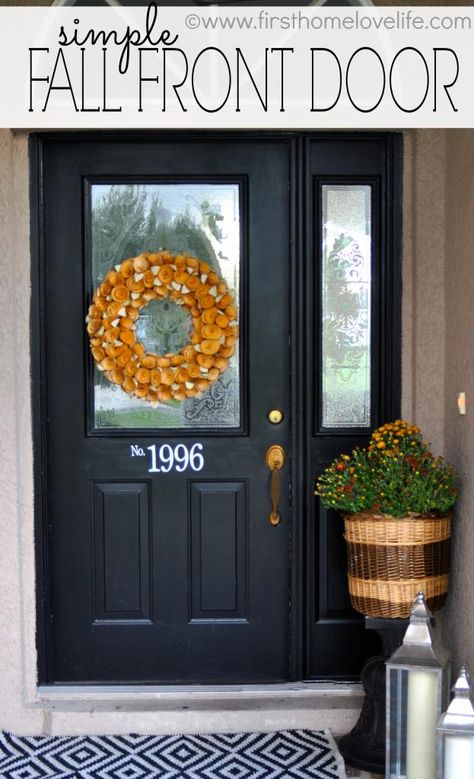 A Simple #Fall Front Door via www.firsthomelovelife.com Black Entry Door, Black Entry Doors, Door With Sidelights, Entry Door With Sidelights, Black Front Door, Black Front Doors, Fall Front Door, Front Door Colors, Fall Front