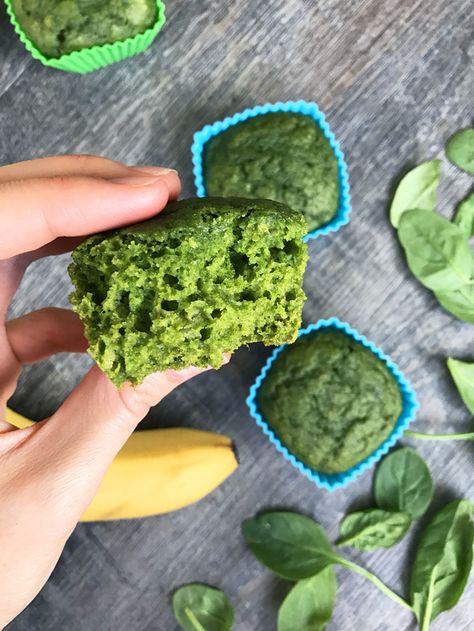 Sweet Spinach Muffins. These kid-favorite muffins are 100% whole wheat, refined-sugar-free, and packed with fresh spinach! Spinach Muffins, Quinoa Muffins, Pesto Vegan, Super Healthy Kids, Toddler Recipes, Baby Foods, Healthy Muffins, Toddler Food, Kid Food