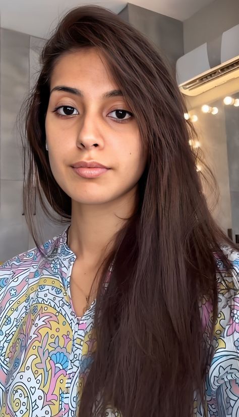 Iqra Faisal, Animal Movie, Suno Chanda, Pakistani Beauty, Doctor Quotes, Ball Room, Girl Dps, Shannara Chronicles, Iqra Aziz