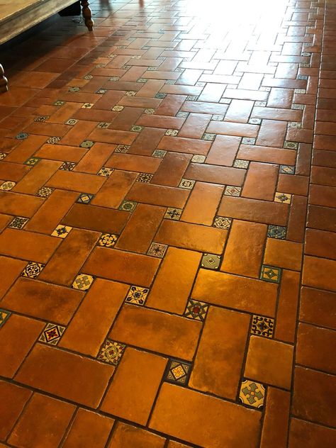 Hacienda Flooring, Mexican Flooring, Modern Mexican Living Room, Mexican Living Room, Home Tiles Design, Mexican Home Design, Mexican Tile Floor, Modern Mexican Home Decor, Modern Mexican Home