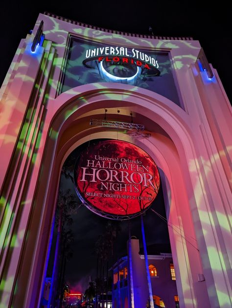 Universal Horror Nights Aesthetic, Halloween Horror Nights 2023, Halloween Universal Studios, Horror Nights Aesthetic, Universal Studios Halloween Horror Night, Halloween Horror Nights Aesthetic, Halloween Night Aesthetic, Horror Nights Outfit, Horror Places