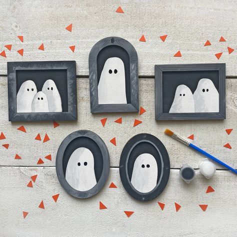 Ghost Frames Decorating Craft Paint and Brushes Included Set of 5 Frames - Etsy Sellable Halloween Crafts, Fun Fall Crafts For Adults, Halloween Arts And Crafts For Adults, Halloween Crafts Adults, October Crafts For Adults, Adult Halloween Crafts, Halloween Craft Night, Holiday Crafts To Sell, Fall Crafts To Sell