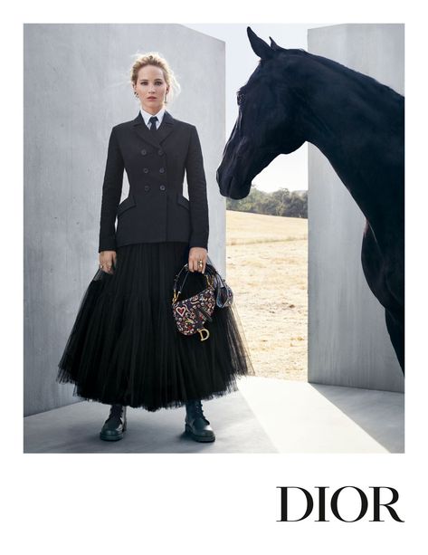 Jennifer Lawrence Makes the Desert Look Like a Wondrous Dream in ﻿Dior's ﻿New Campaign Soft Masc, Tulle Skirt Outfit, Dior 2019, Viviane Sassen, Cruella Deville, Horse Fashion, Equestrian Lifestyle, Fashion Blogger Style, Elle Fanning