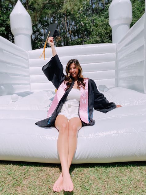 White Bounce House Graduation, Grad Party Bouncy House, White Jumping Castle, 2025 Beach, Castle White, Bounce Castle, Castle Bounce House, Grad Party Inspo, White Bounce House