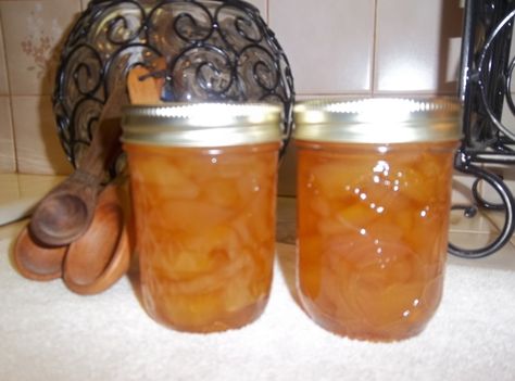 Yum... I'd Pinch That! | FIG or PEAR PRESERVES...The Old Fashioned Way Pear Preserves Recipe, Pear Preserves, Canning Jam Recipes, Fruit Appetizers, Home Canning Recipes, Canning Jam, Homemade Jelly, Canning Tips, Winter Cooking