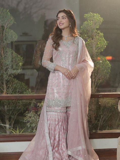 Newly upcoming gharara dresses collection Pink Engagement Dress Pakistani, Engagement Bride Dress, Mosque Nikkah, Nikkah Party, Pink Gharara, Prom Outfit Ideas, Baat Pakki, Dresses Fits, Gharara Designs