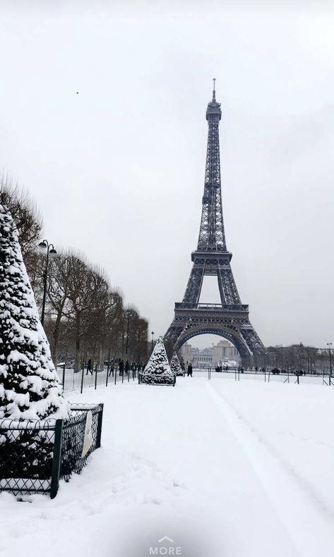 Paris Snow, France Winter, Paris Landmarks, France Aesthetic, Paris Tour Eiffel, Paris Pictures, Travel Wallpaper, Paris Love, Winter Wallpaper