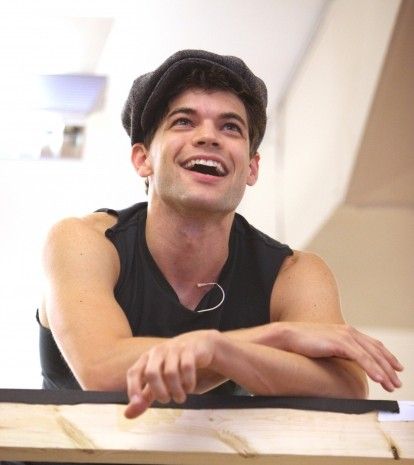 Jeremy Jordan as Jack Kelly... his voice makes me melt lol Jack Kelly Newsies Jeremy Jordan, Newsies Broadway, Jeremy Jordan, Jack Kelly, Theatre Geek, Joyful Noise, Evan Hansen, Hamilton Musical, Bonnie N Clyde