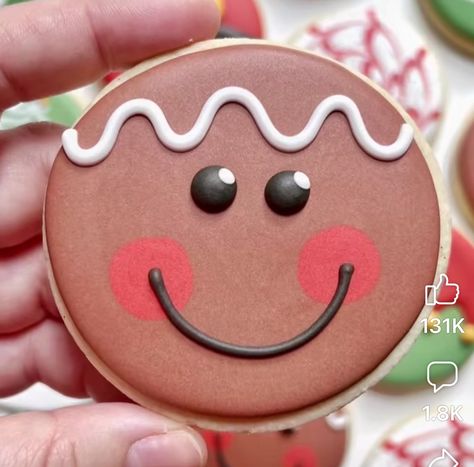 Christmas Sugar Cookie Designs, Gingerbread Person, Christmas Cutout Cookies, Christmas Sugar Cookies Decorated, Gingerbread Cookies Decorated, Cute Christmas Cookies, Crazy Cookies, Christmas Cutouts, Decorated Cookies Tutorial