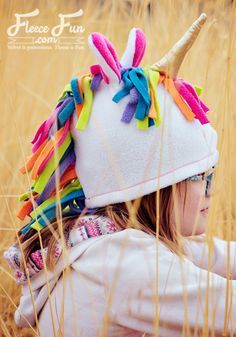 This Fleece Unicorn Hat Pattern is a free sewing project. Perfect for colder weather your child will love the magical look of this fleece sewing project. Fleece Hat tutorial comes in sizes baby to adult so everyone can have the joy that is being a magical unicorn. Fleece Hat Tutorial, Unicorn Sewing, Fleece Sewing Projects, Fleece Projects, Sewing Christmas Gifts, Crazy Hat Day, Unicorn Hat, Fleece Hats, Hat Patterns Free