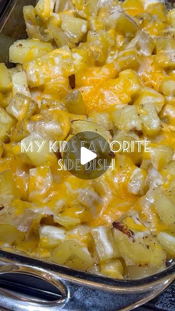 Airica Puckett on Instagram: "My easy viral potatoes… AKA my kids’ most requested. This is the easiest recipe to prepare (notice I didn’t say healthiest). I like to throw it in the oven to bake as I grill chicken and prepare a garden salad or green beans. Let me know if you have tried it. Cheesy potatoes Butter potatoes diced medium size 1 stick of butter sliced 1 package of Italian seasoning package Salt & pepper Drizzle with EVOO Cover with aluminum foil and bake at 375 degrees for 45 minutes. Uncover and toss potatoes, top with shredded cheese (I use the three cheese blend). Bake for additional 10 minutes." Viral Potatoes, Diced Potatoes In Oven, Stuffed Baked Potatoes, Butter Potatoes, Potatoes In Oven, Grill Chicken, I Grill, Cooking For A Crowd, Cheese Potatoes