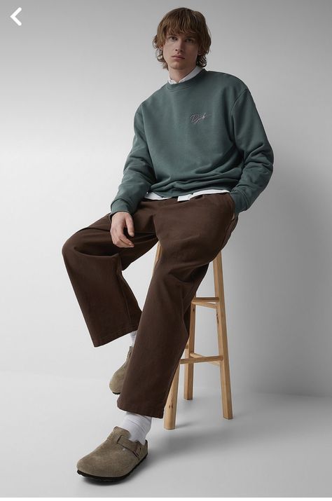 Pleated Pants Outfit, Casual Neutral Outfits, Brown Pants Men, Brown Pants Outfit, Outfits With Striped Shirts, Pleated Pant, Pants Outfit Men, Nylon Leggings, Chino Pants Men