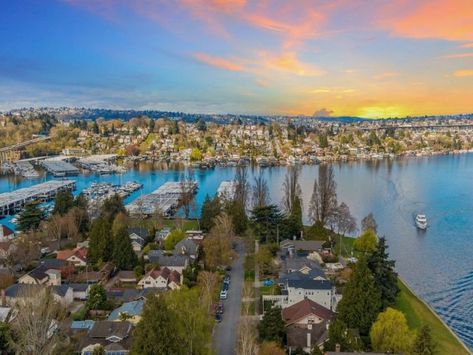 Seattle Suburbs, Walkable Cities, Living In Seattle, Evergreen Landscape, Things To Do In Seattle, Walkable City, Lake Union, Moving To Seattle, Cascade Mountains