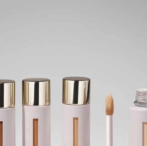 AmitBeautyTalk on Instagram: "NEW! Westman Atelier is launching the all new Vital Skincare Concealer!
 
This Westman Atelier concealer is infused with hyaluronic acid, peptides, and the brand’s Vital Wakeup Complex to even out, tone, and brighten your skin. 

It also harnesses the power of soft-focus pigments to create a seamlessly blurred appearance.

Launching September 3, 2024

Thank you @makeup.on.your.radar.2 for the scoop!

All photos copyright and courtesy of the brand.

#beautynews #beautynewsfamily #makeupnews #beautytalk #luxurymakeup #beautyjunkies #beautylifestyle #makeupcollector" Westman Atelier, Makeup News, Latest Makeup, Luxury Makeup, Soft Focus, Beauty Trends, Hyaluronic Acid, Concealer, Product Launch