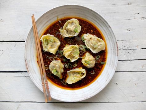 Helen Graves served up a comforting pork and prawn wonton recipe, bathed in a rich, spicy chilli oil sauce. Prawn Wontons, Lamb Loin Recipes, Dim Sum Recipes, Wonton Recipes, Chilli Oil, Great British Chefs, Chef Inspiration, Wontons, Recipes Appetizers And Snacks