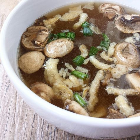 This homemade version of Benihana's famous onion soup is not only super easy but healthy too. Add in chicken to take it from appetizer to flavorful meal. Benihana Soup Recipe, Benihana Soup, Benihana Onion Soup Recipe, Benihana Onion Soup, Benihana Chicken, Easy Chicken Soup, Soup With Chicken, Chicken Cooking, French Onion Soup Recipe