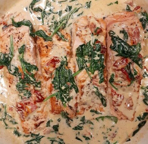 Creamy Garlic Tuscan Scottish Salmon with Spinach and Sun-Dried Tomatoes Scottish Salmon Recipe, Salmon With Spinach, Scottish Salmon, Sundried Tomatoes, Salmon Filet, Healthy Fish, Spinach Stuffed Mushrooms, Fun Recipes, Spinach Leaves